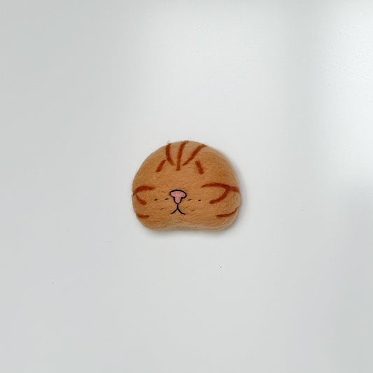 Cat Whisker Collector Fridge Magnet – Cute Handmade Cat Face Magnet for Storing Pet Whiskers & Home Décor