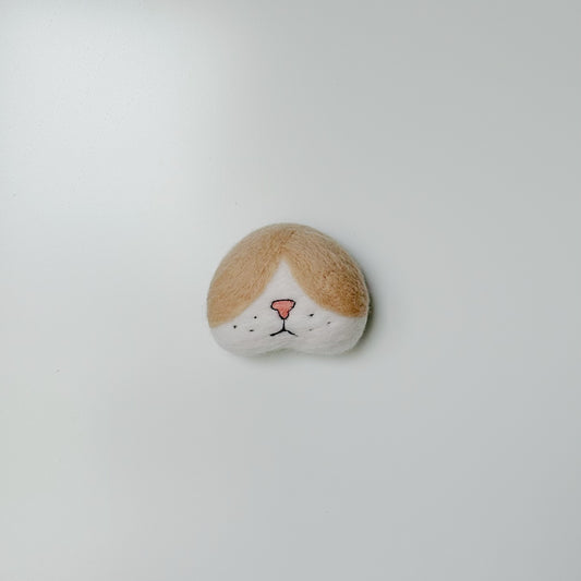 Cat Whisker Collector Fridge Magnet – Cute Handmade Cat Face Magnet for Storing Pet Whiskers & Home Décor