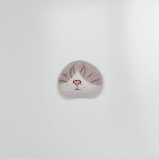 Cat Whisker Collector Fridge Magnet – Cute Handmade Cat Face Magnet for Storing Pet Whiskers & Home Décor
