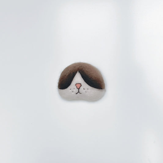 Cat Whisker Collector Fridge Magnet – Cute Handmade Cat Face Magnet for Storing Pet Whiskers & Home Décor