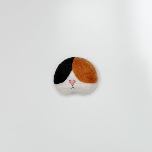 Cat Whisker Collector Fridge Magnet – Cute Handmade Cat Face Magnet for Storing Pet Whiskers & Home Décor